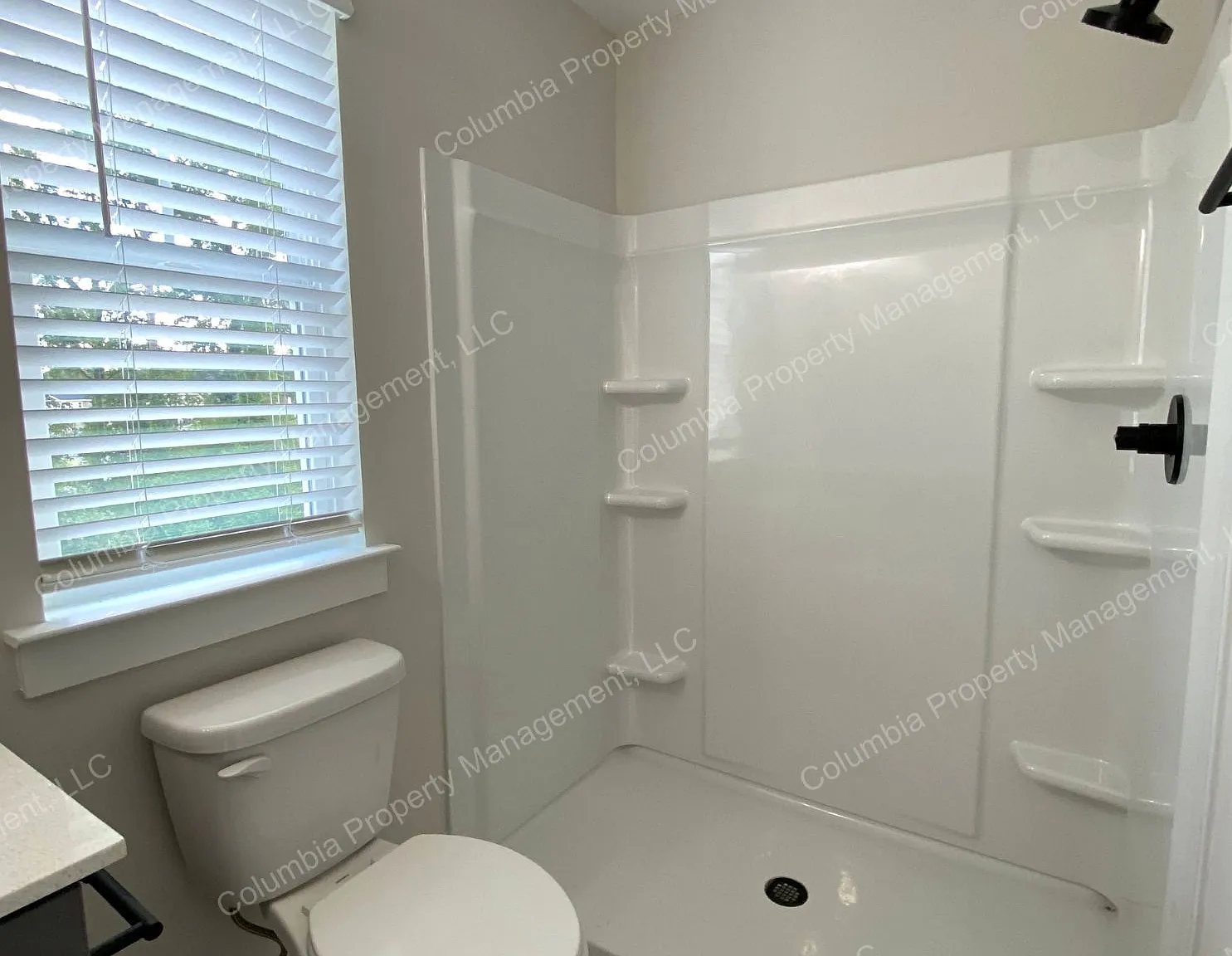 3 bed, 2.5 bath, 1386 sqft, $1,975 — Photo 3