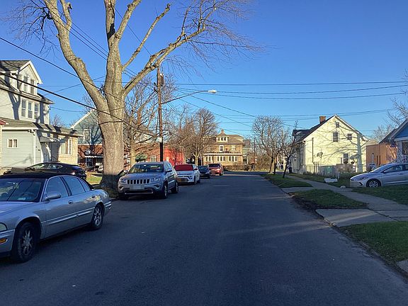 5th image of 158 Fisher St
