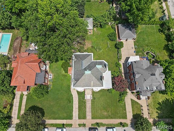 2nd image of 3215 Hawthorne Blvd