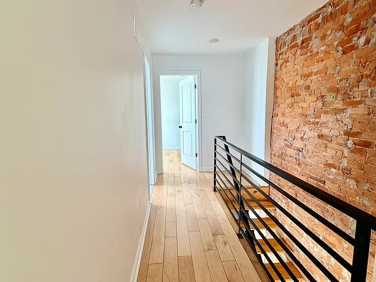 2802 W Agate St — Photo 7