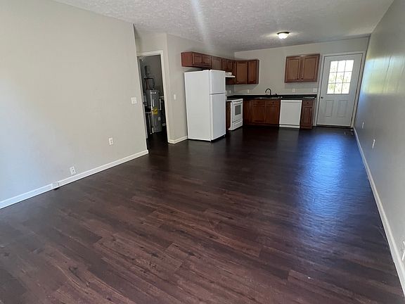 2nd image of 80 Chelsey Ln #B