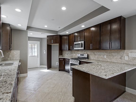 2nd image of 3839 Mimosa Dr