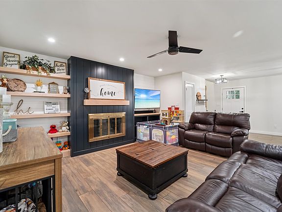 3rd image of 6 Rockingham Pl