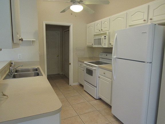 3rd image of 151 SE 21st Ln