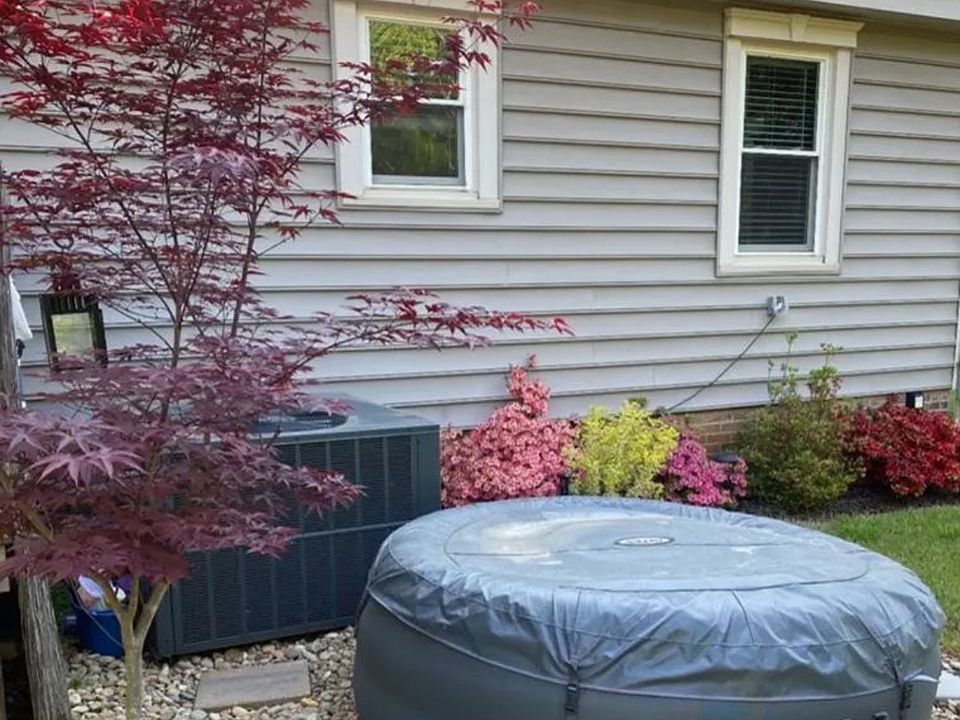 2nd image of 107 E Woodside Cir
