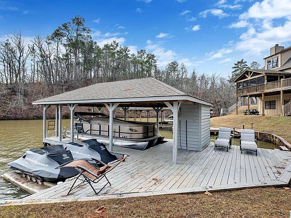 4th image of 258 Cottage Dr