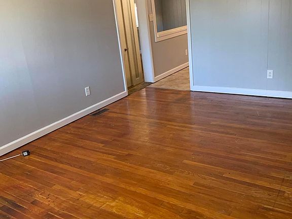 4th image of 983 Melwood Dr
