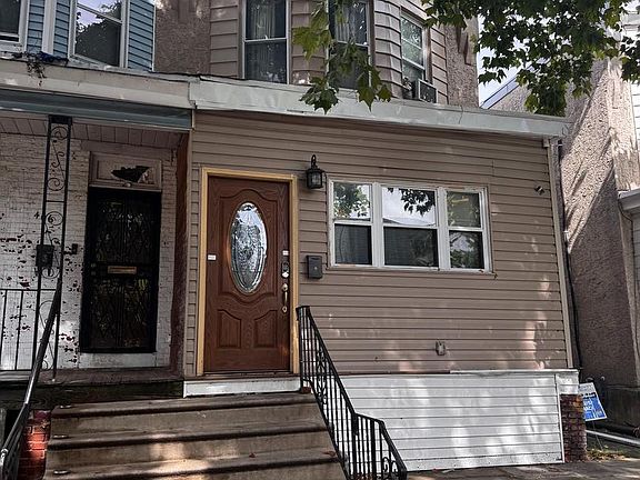 3rd image of 404 S 3rd St