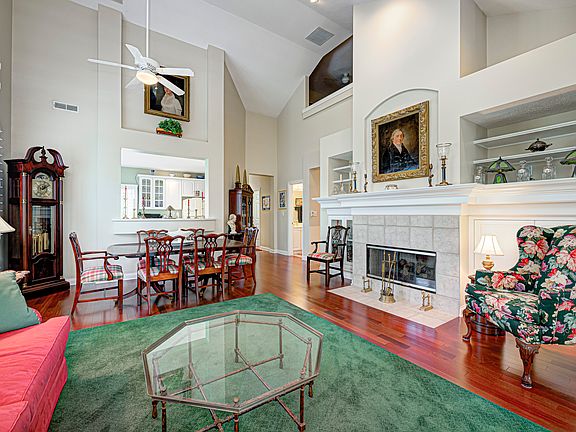 3rd image of 4516 Statesmen Dr