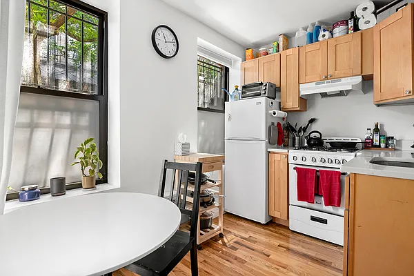 Rented by Ivey North LLC | media 29