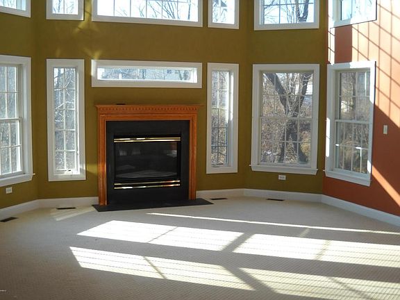 2nd image of 6 Tiverton Ct