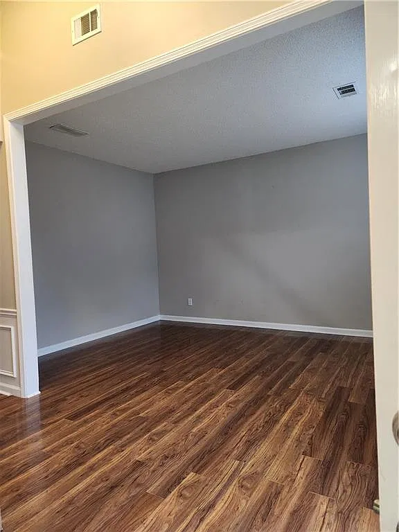 4 bed, 2.5 bath, 2675 sqft, $2,900 — Photo 3
