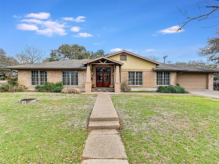 6605 Mesa Dr — Photo 1
