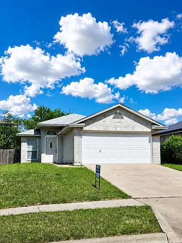 1303 Fox Creek Dr Photo 1