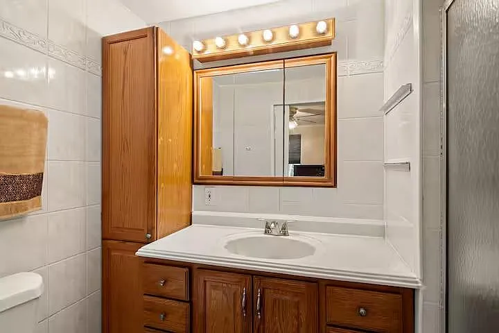 4 bed, 2.0 bath, 1900 sqft, $2,412 — Photo 3