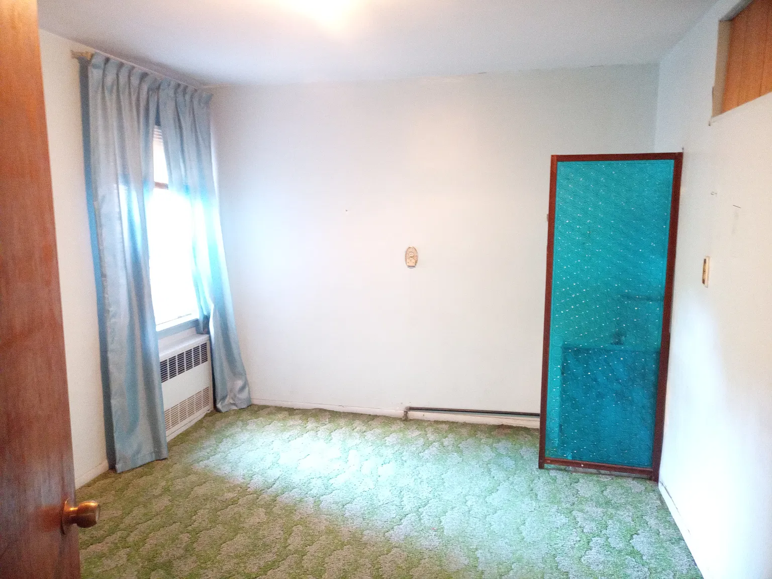 3 bed, 1100 sqft, $3,400 — Photo 3
