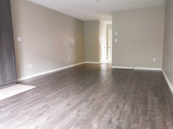 5th image of 2394 Emerson Dr