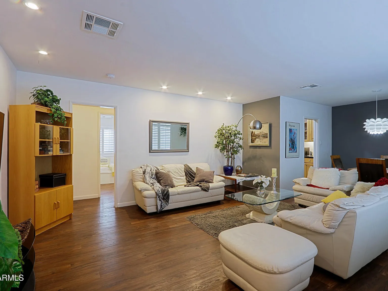 3 bed, 3.0 bath, 1904 sqft, $5,285 — Photo 4