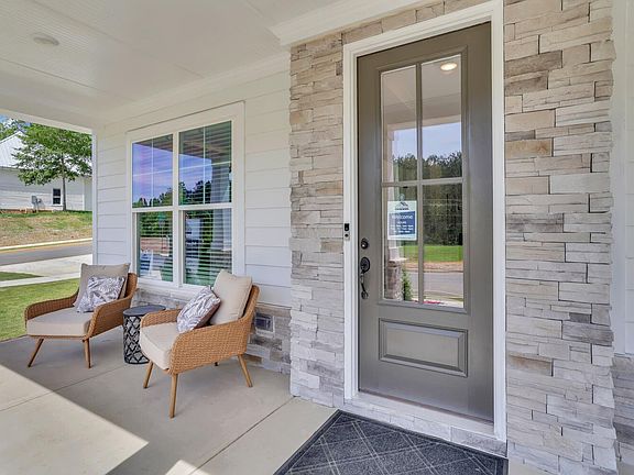 These photos are representative of this floor plan, but all options may not be available in every co