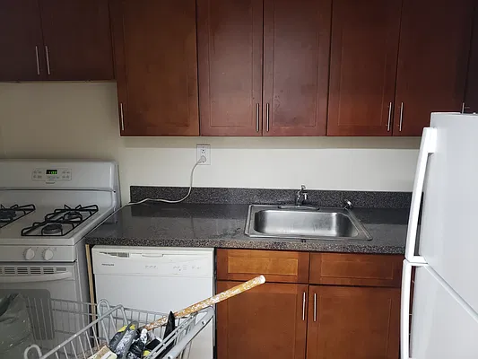 Rented by Mahzari Realty Inc | media 2