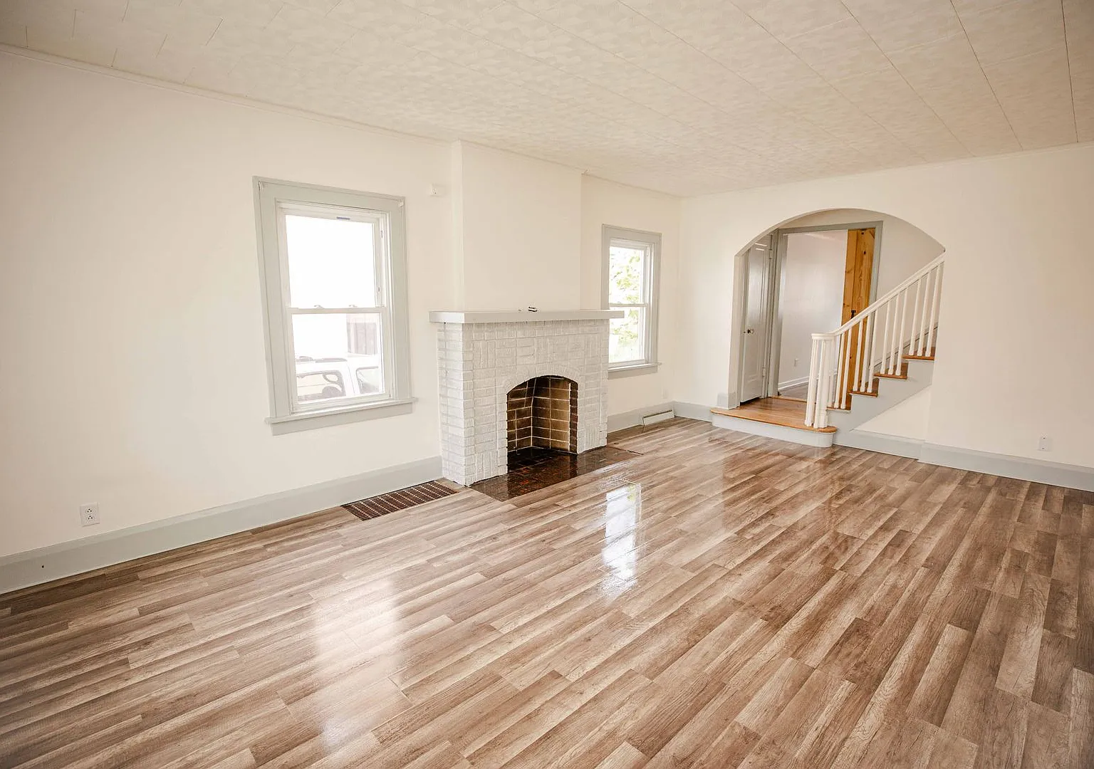 Very Spacious Four Bedroom Home For Rent! — Photo 4
