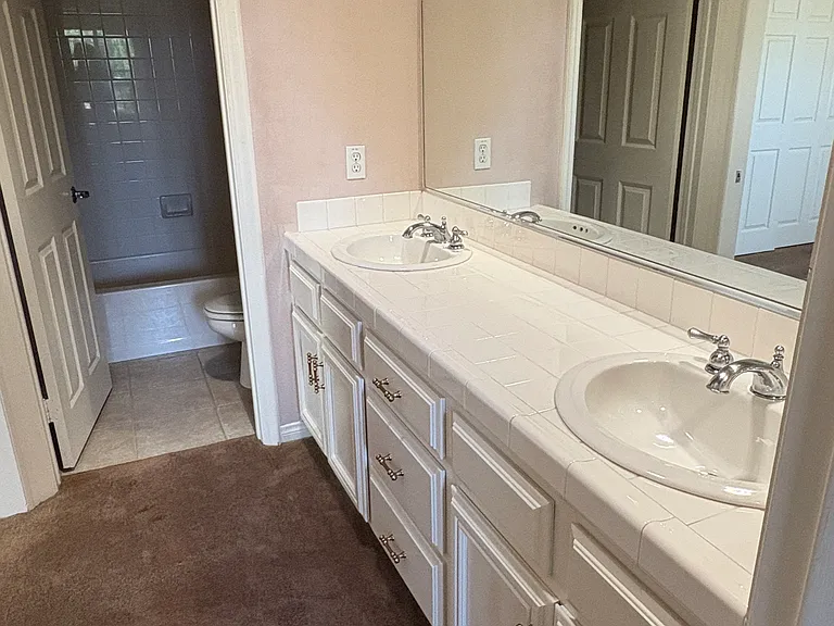 524 Golden West Dr — Photo 27