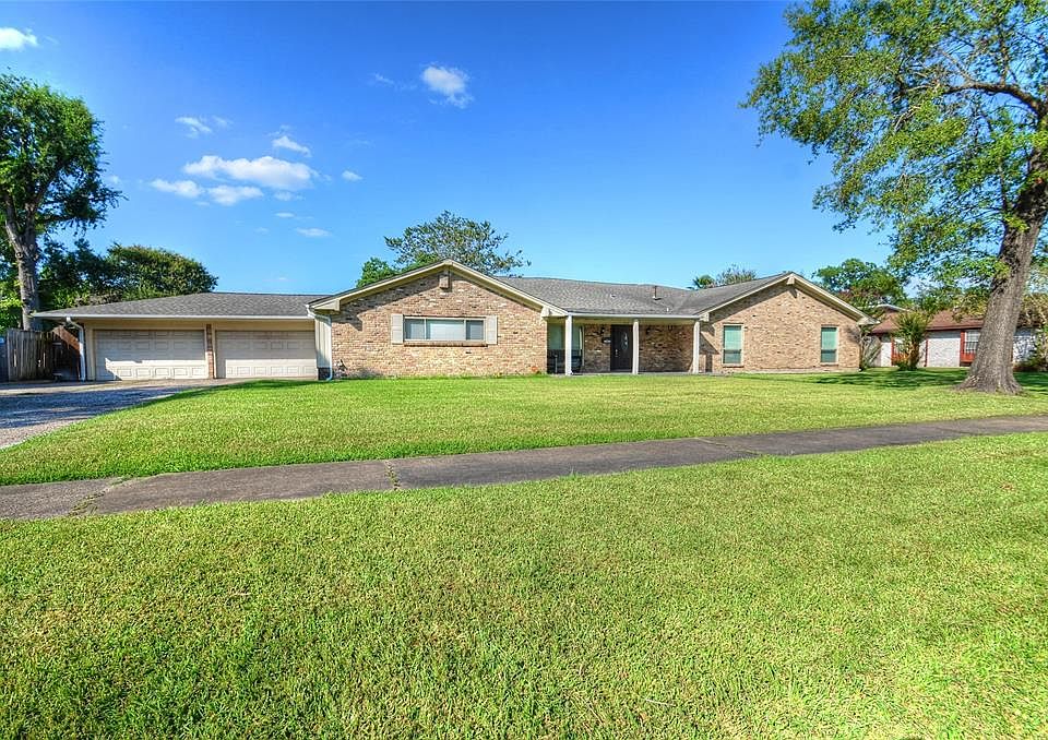 1st image of 315 Stonehenge Ln