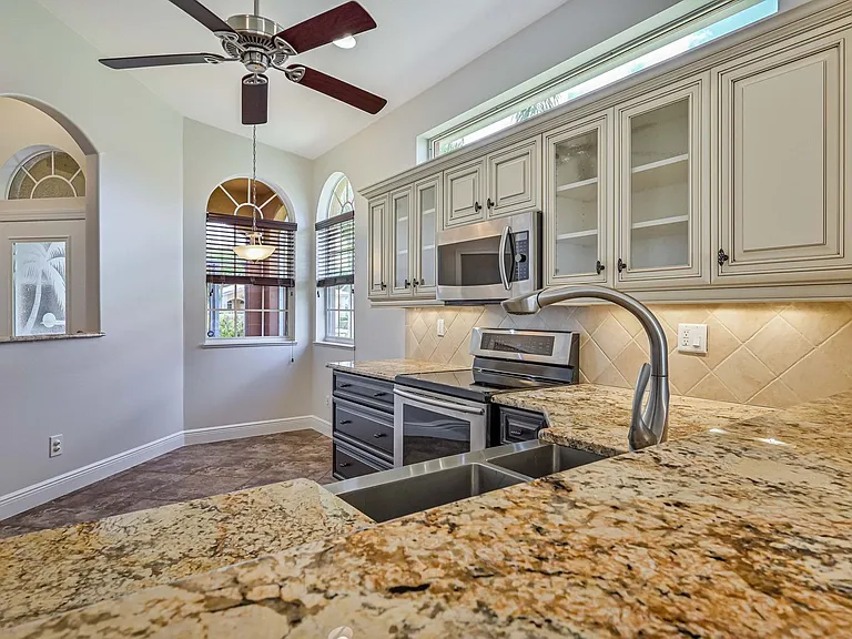 15238 Cortona Way — Photo 9