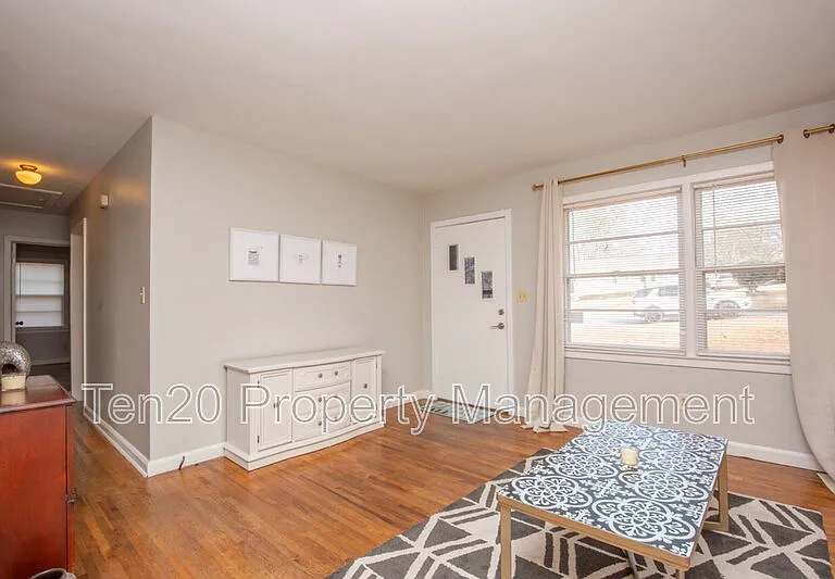 4264 Yates Dr — Photo 3