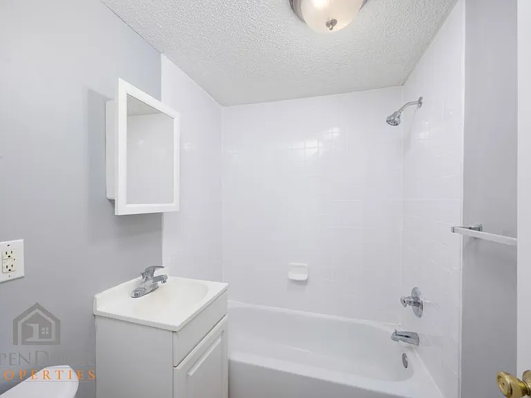 530 S 71st St — Photo 12