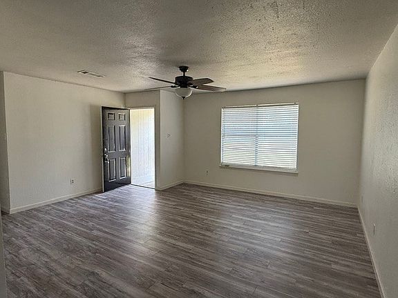 3rd image of 261 Audrey Ave