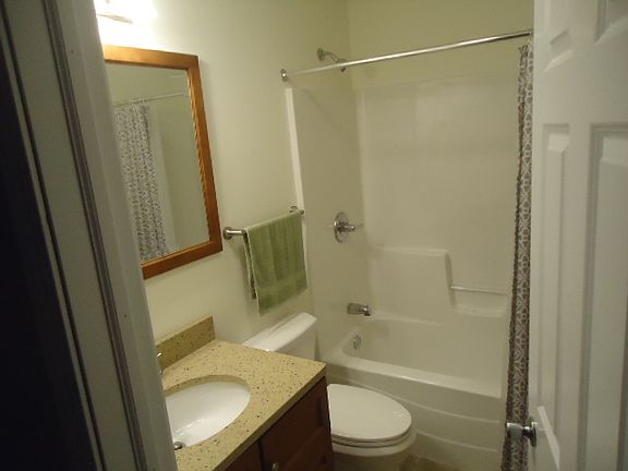 5th image of 609 Brookfield Ln
