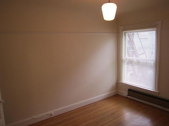 5th image of 1194 Jackson St