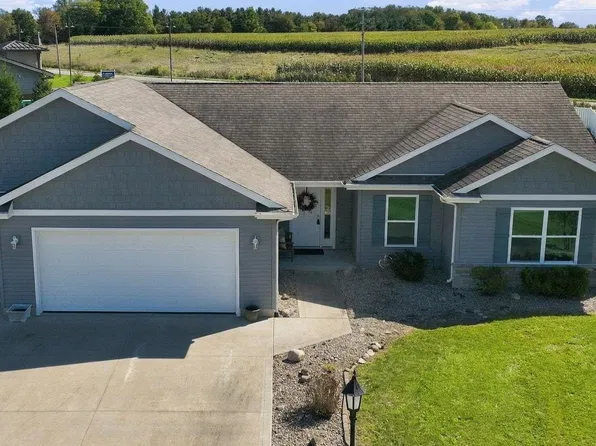 201 Chickadee Ln, Warsaw, IN 46580