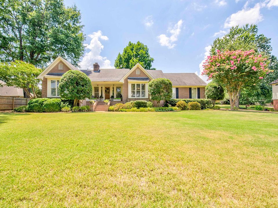 1st image of 635 Winlawn Dr