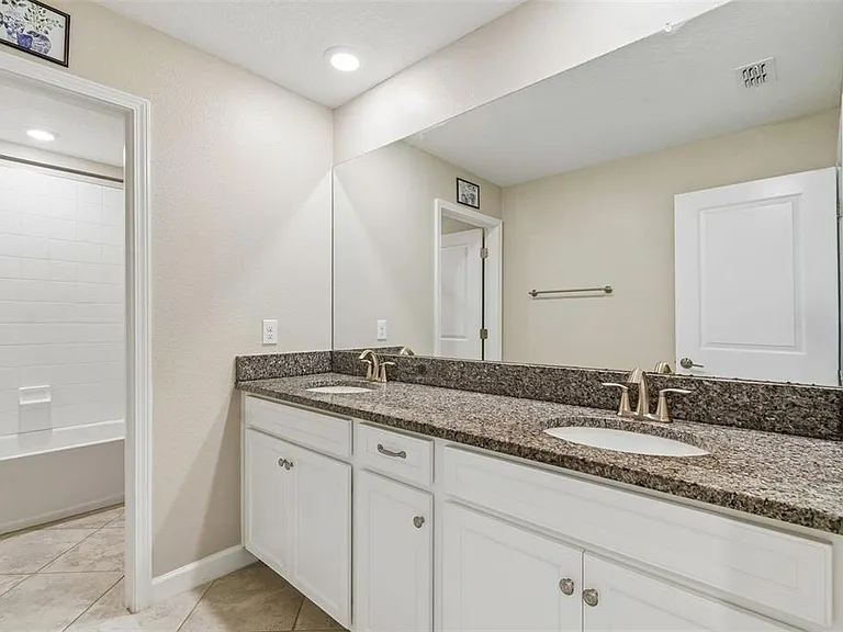 25057 Lambrusco Loop — Photo 36