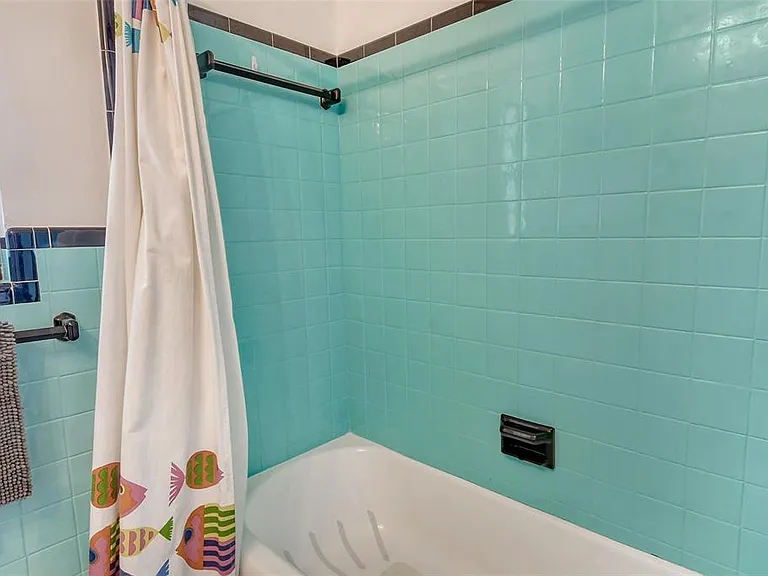 2309 Lynn St — Photo 19