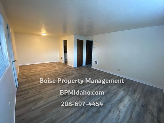 2nd image of 3818 W Alameda St