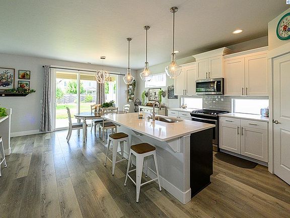 2nd image of 9806 Kokanee Dr