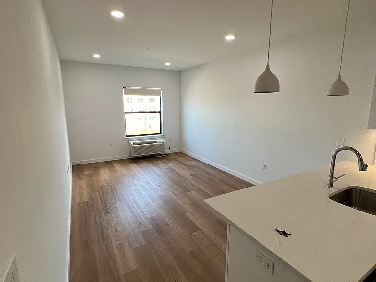 207 Freeway Dr E #3 — Photo 6