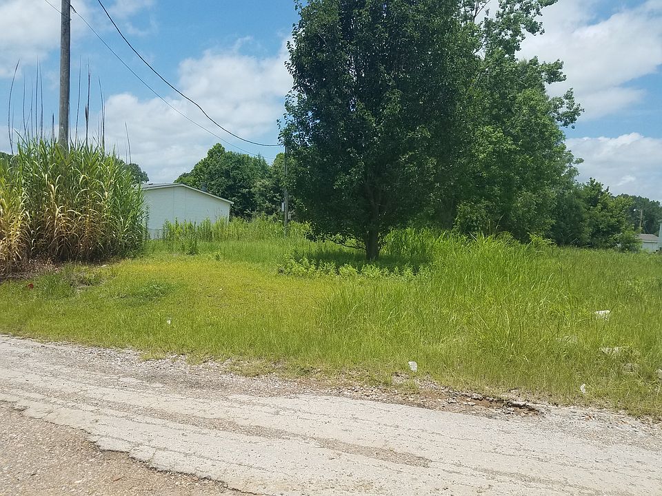 1st image of 400 Ashwood Dr