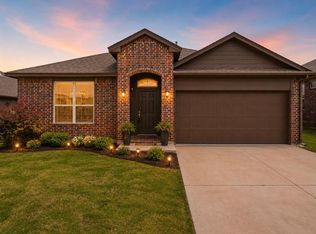 9520 Timberland Ln, Yukon, OK 73099