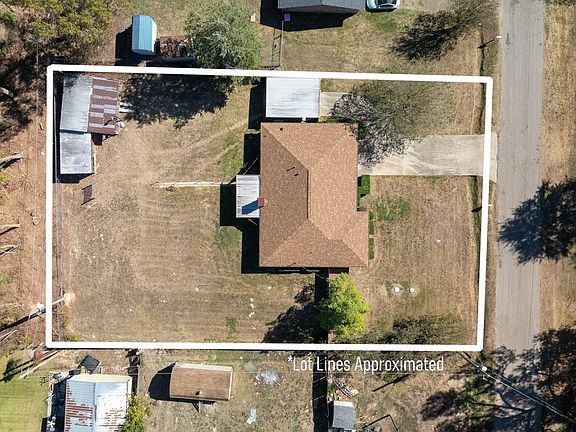 3rd image of 115 Woodland Trl