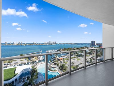 220 Lake Shore Drive #1504, Lake Park, FL, 33403