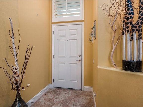 3rd image of 2537 Gloriosa Dr #2