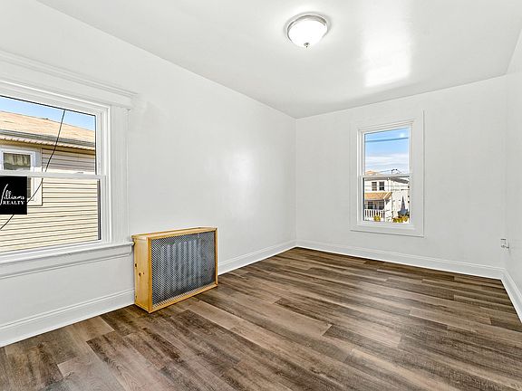 2nd image of 119-10 Long St #3