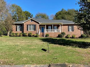 102 Red Cardinal Rd, Seneca, SC 29672