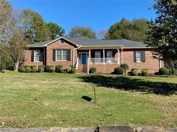 102 Red Cardinal Rd, Seneca, SC 29672