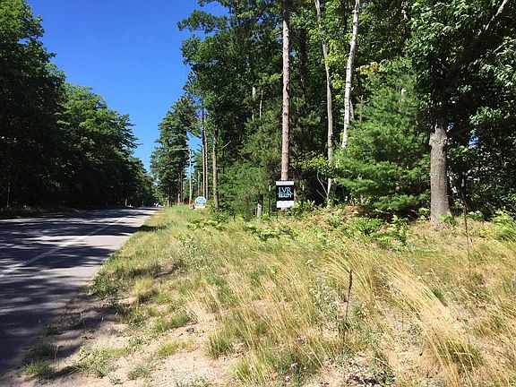 2nd image of 6233 Glen Lake Road