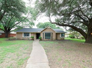 110 Dartmouth Dr, Waxahachie, TX 75165